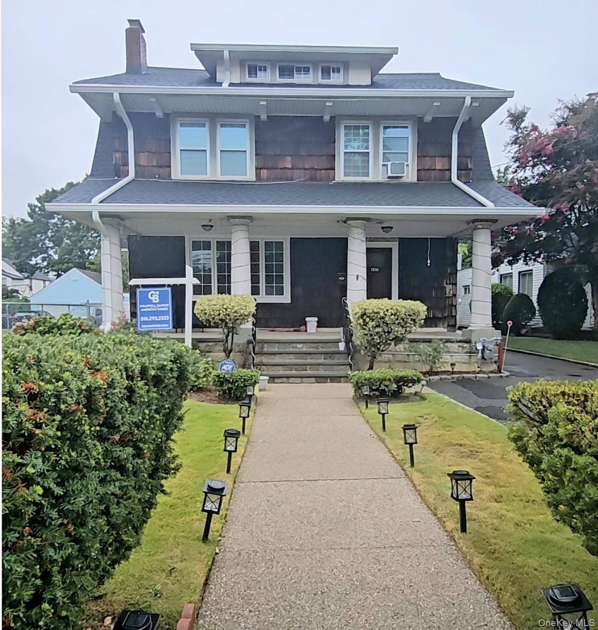 Charming Colonial Style Home in the Heart of Lynbrook Welcome to 127 Hempstead Avenue, a beautifully maintained Colonial style single family home built in 1924.
