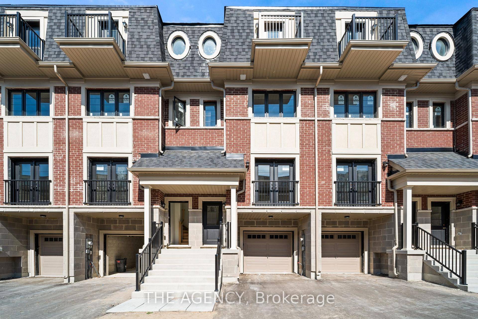 This brand new, never lived in townhome offers 2, 018 sq.