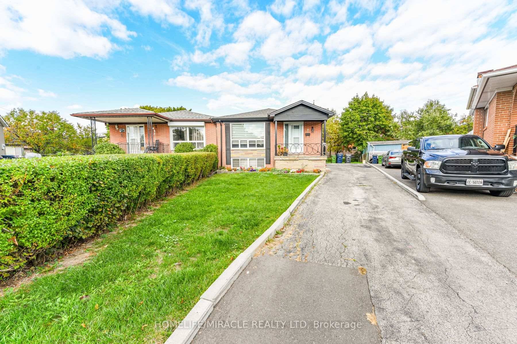 Beautiful 1 Bed amp ; 1 Bath Basement Located In An Ideal Location.