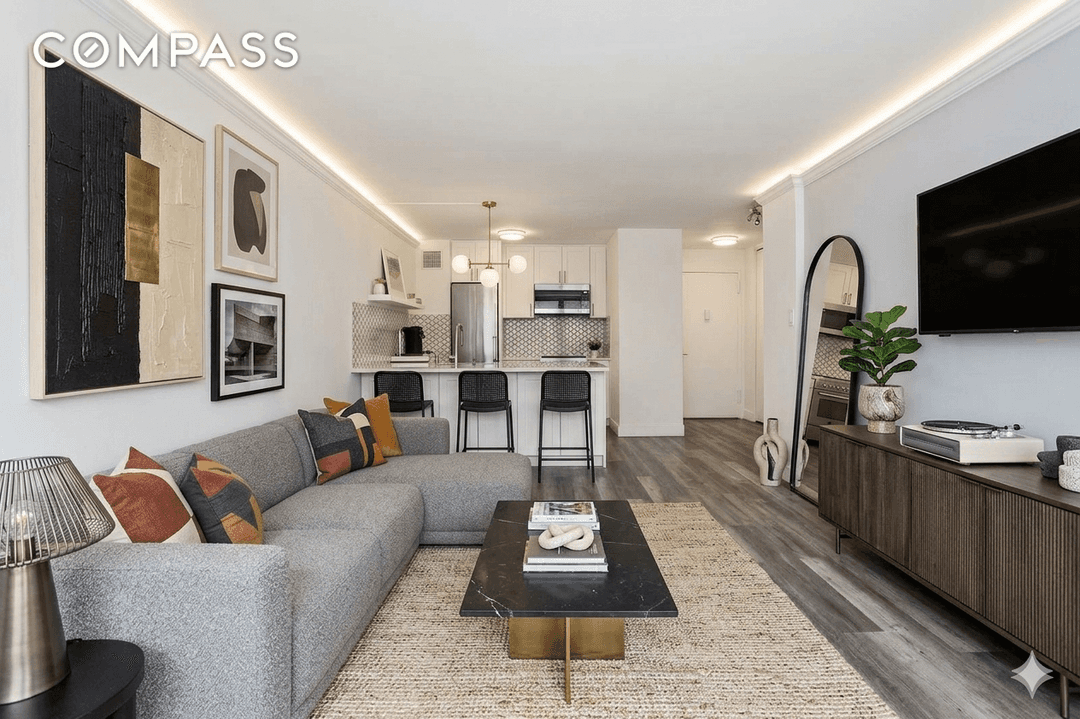 Fall in Love with this Sweetheart of an Apartment !