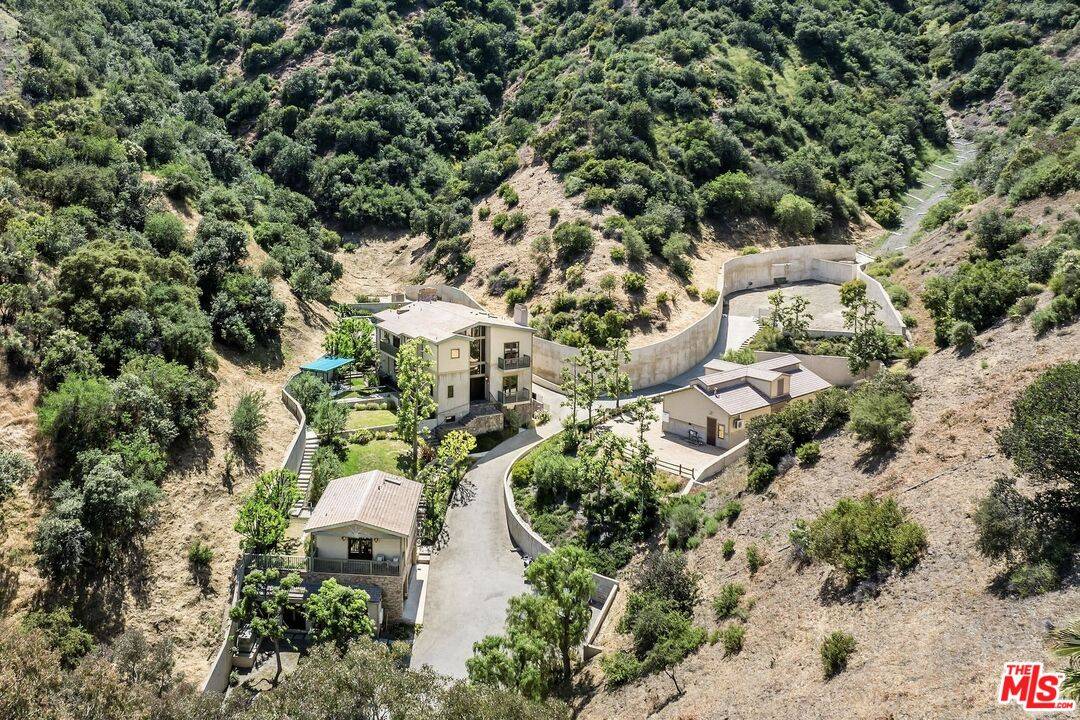 4099  Mandeville Canyon Rd 5BR Brentwood La