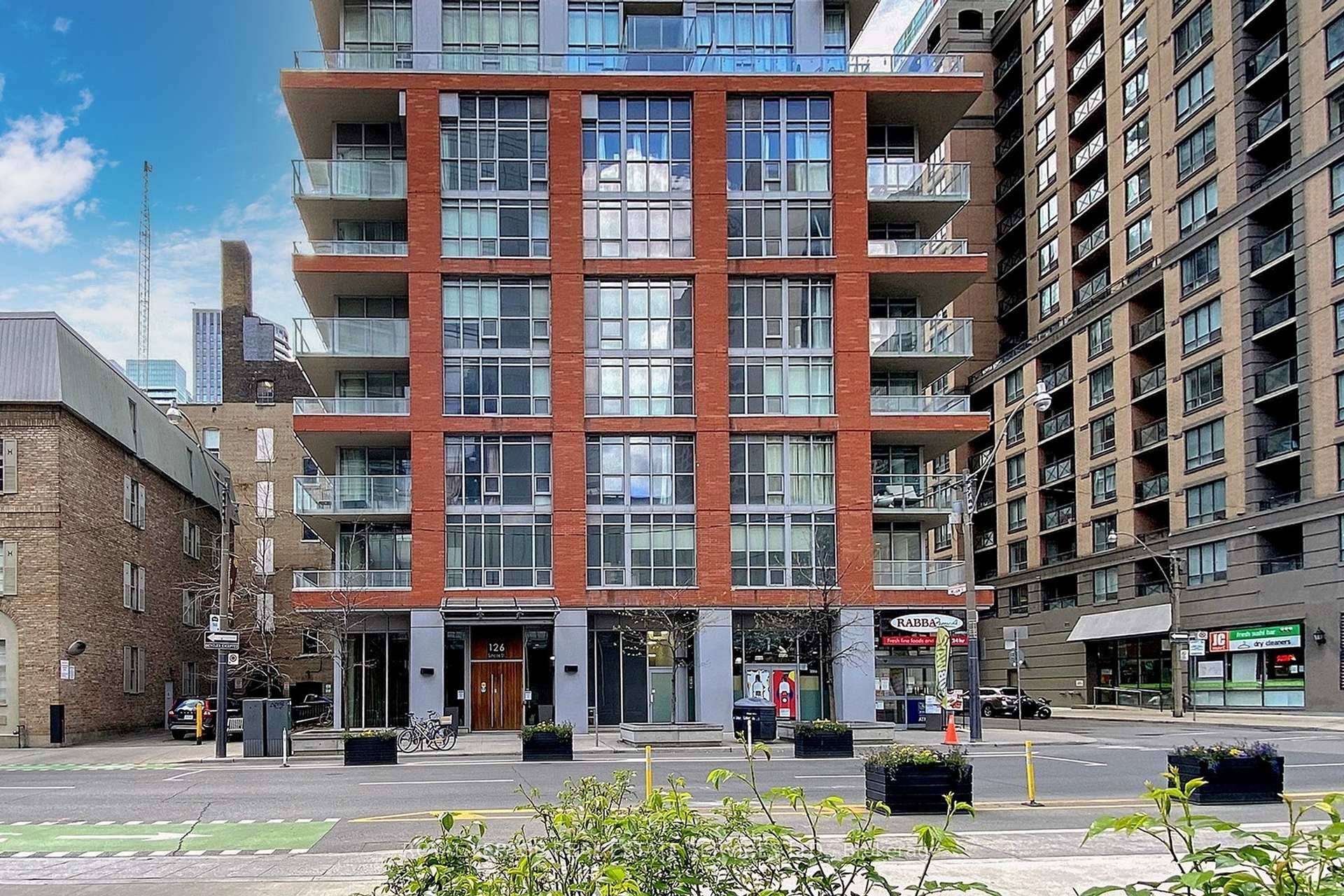 A Rare Minimalist Concept In A Quiet Building Yet In The Center Of It All !