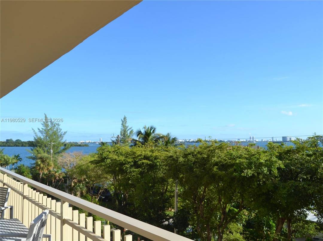 Beautifully fully remodeled luxury corner residence offering 2 bedrooms, 2 full bathrooms plus a guest bathroom, located in an exclusive waterfront building.
