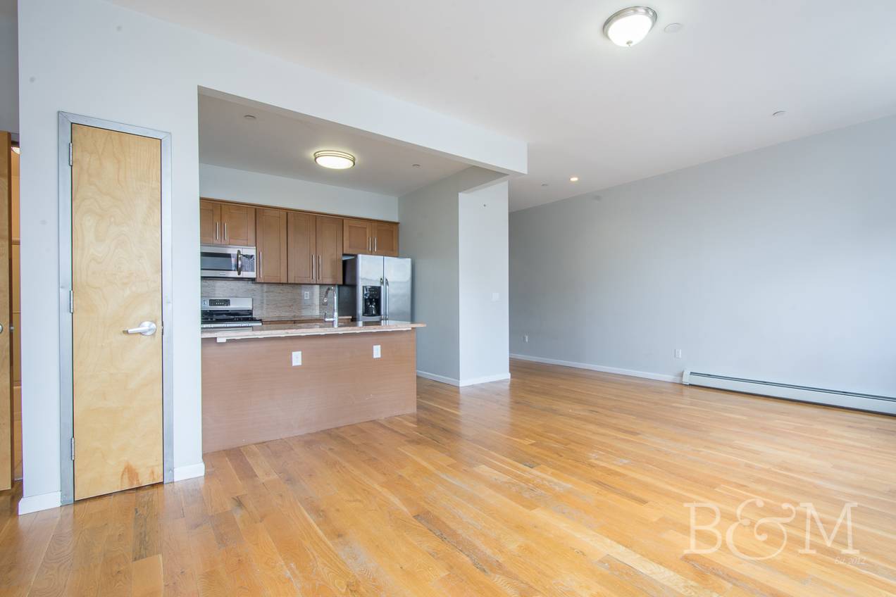 Our thoughts..... Discover Your New Home in North Williamsburg Apartment 3F at 128 Wythe Avenue Welcome to Apartment 3F at 128 Wythe Avenue, a rare gem in the heart of ...