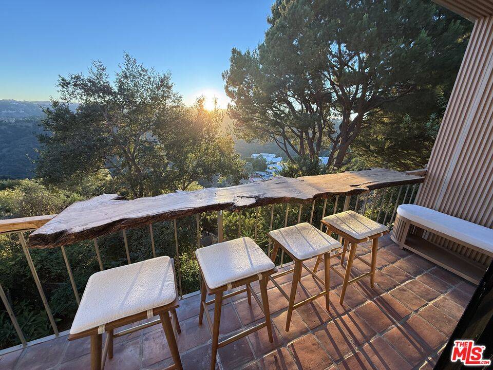 2345 Roscomare Rd 2BR Bel Air La