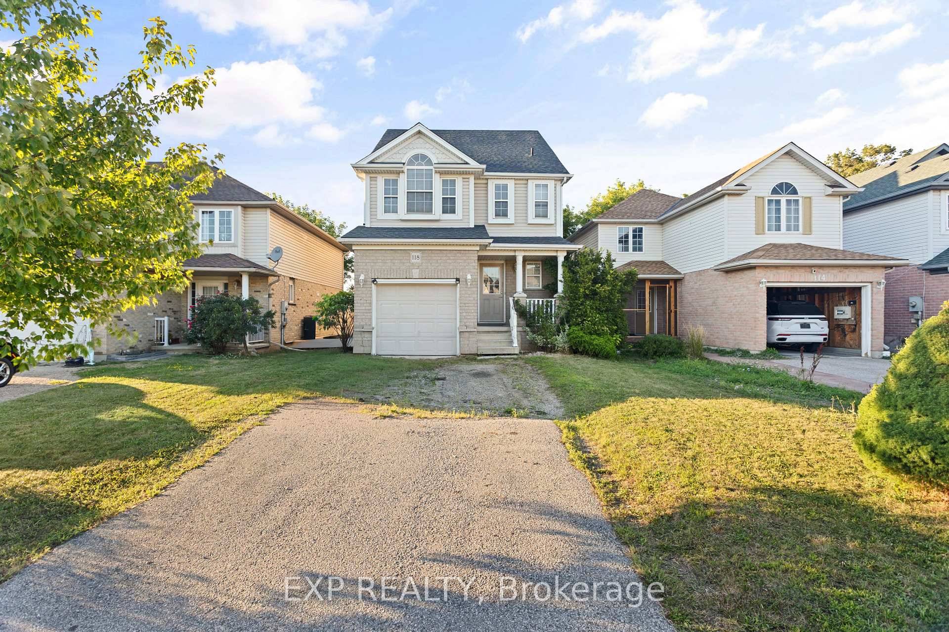 Welcome to 118 Chateau Crescent an exceptional opportunity to own a fully detached home in one of Cambridges most desirable, family friendly neighbourhoods.