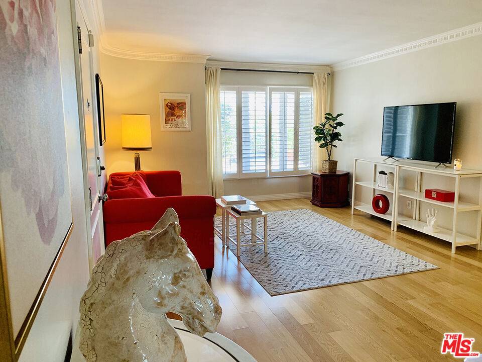 1219 SUNSET PLAZA DR 2BR Sunset Strip La