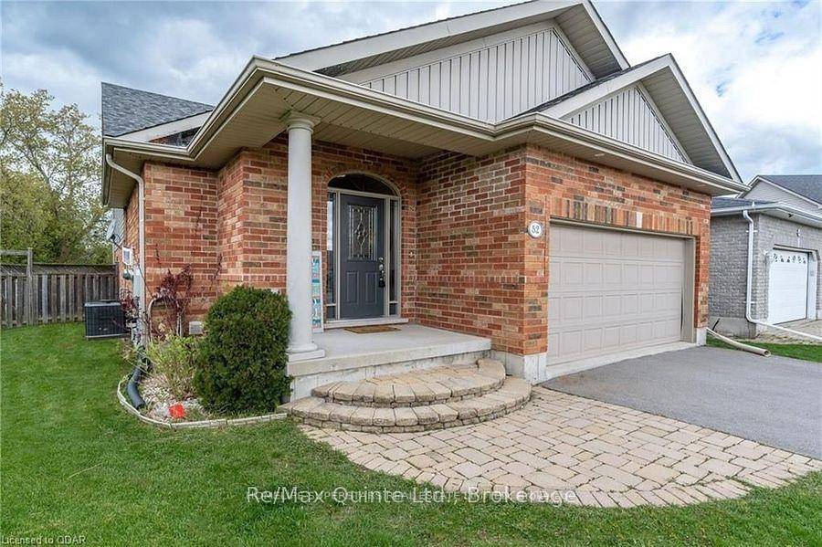 THIS DETACHED 4 LEVEL SIDE SPLIT HOME FEATURES AMAZING LAYOUT WITH LARG LIVING amp ; DINING ROOM WITH COZY GAS FIREPLACE OPEN CONCEPT MODREN LITCHEN amp ; PENTRY SEPRATE FAMILY ...
