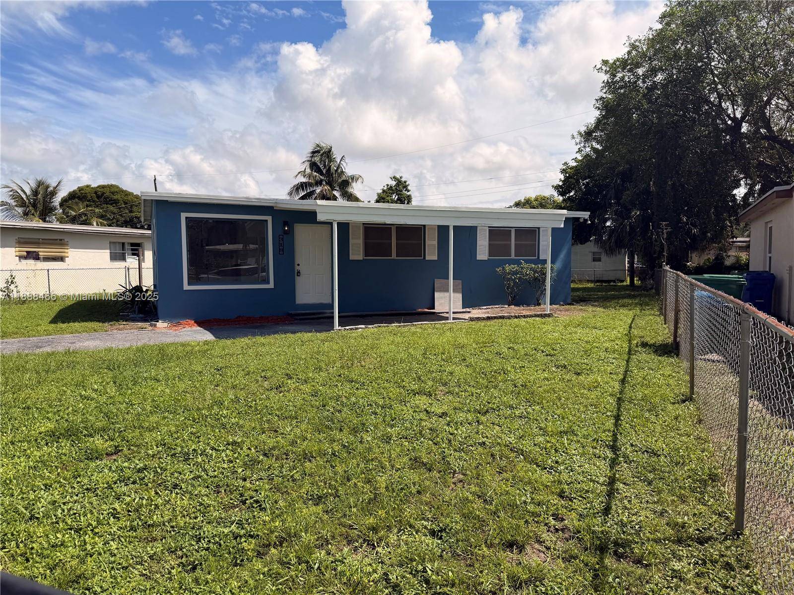 Charming 3 bedroom, 1 bathroom single family home in the Boulevard Gardens neighborhood of Fort Lauderdale.