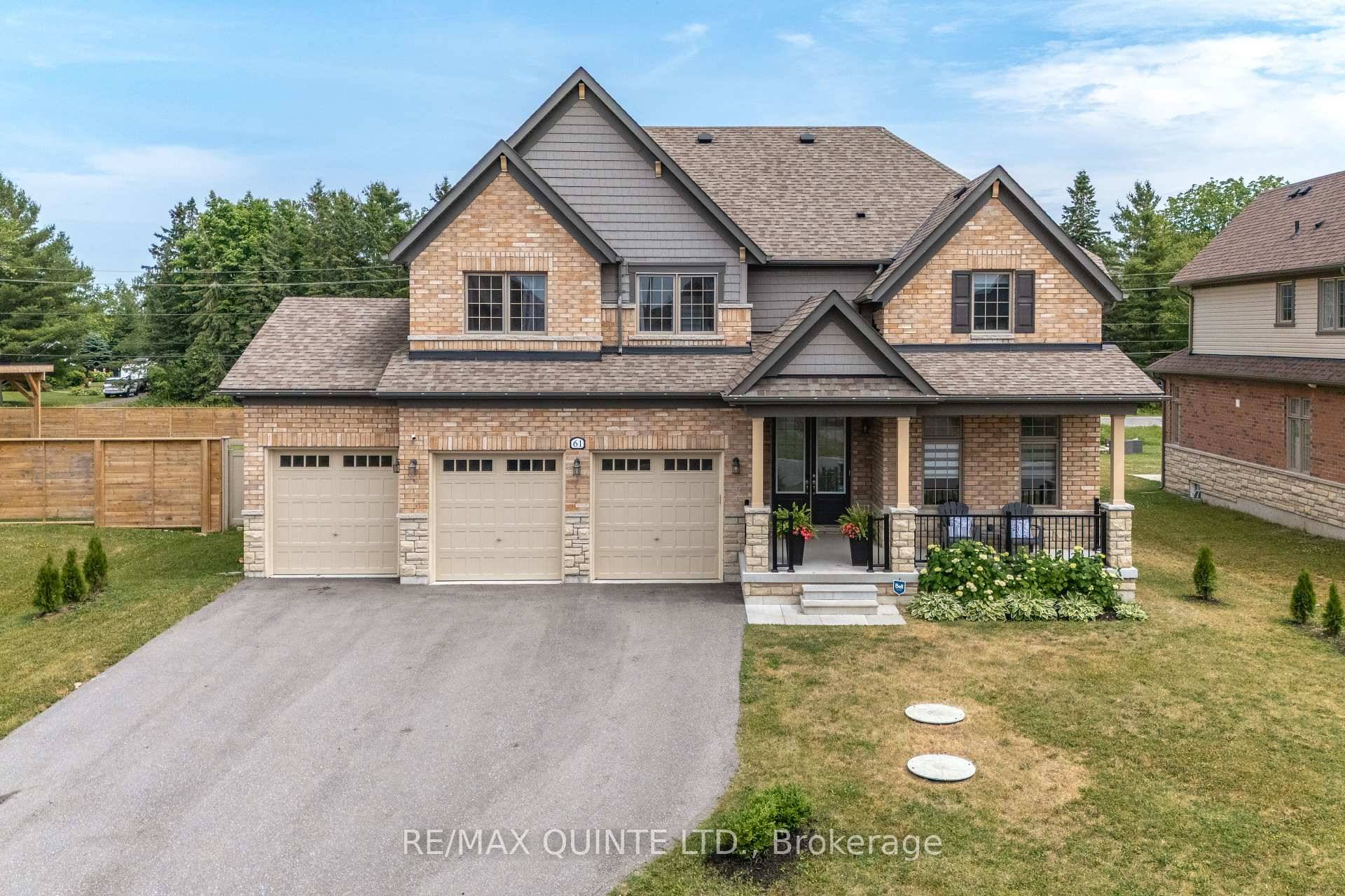 This elegant 4 bedroom, 2.