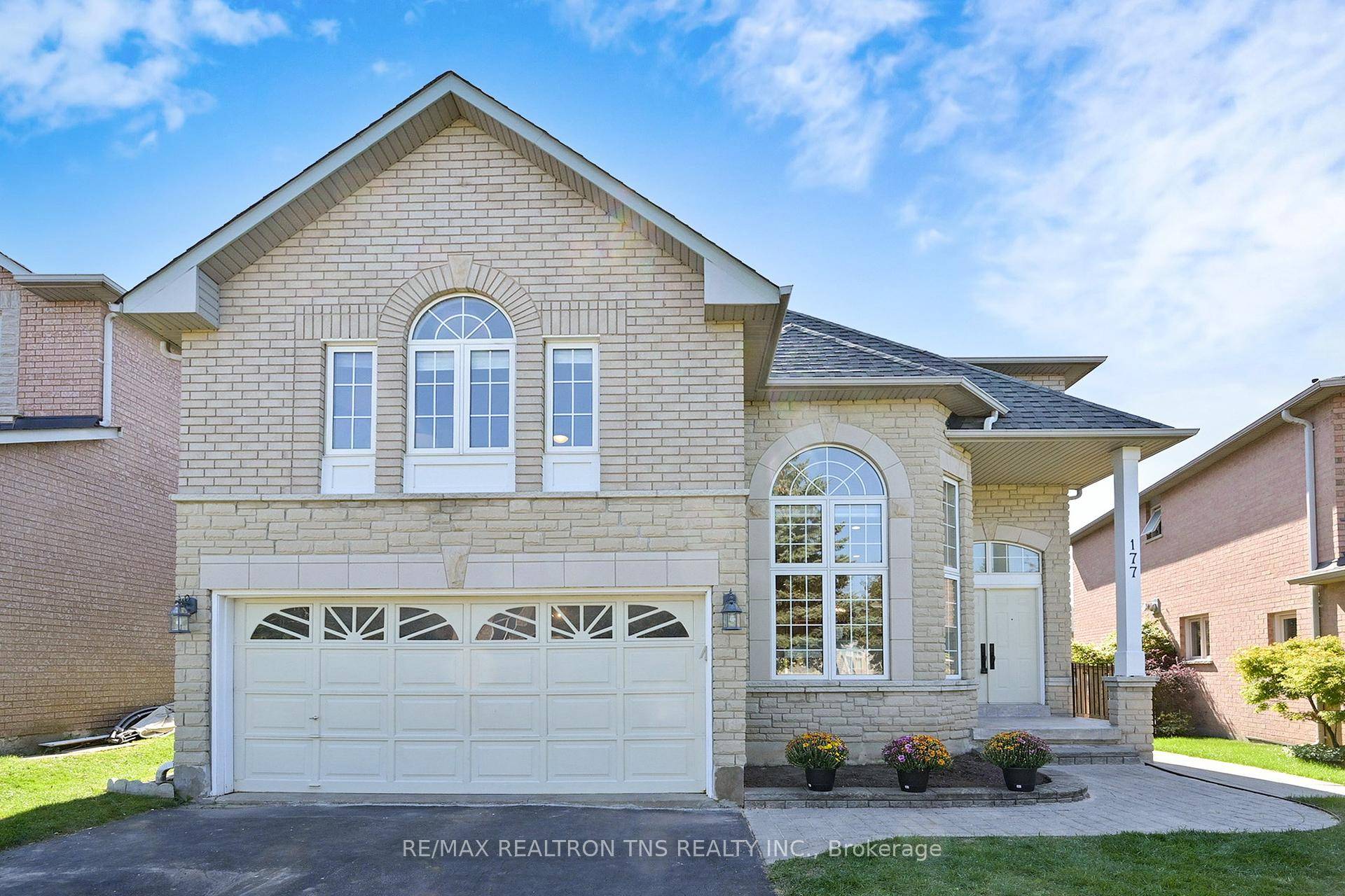 Prestigious Rouge Woods In Coveted School Zone.