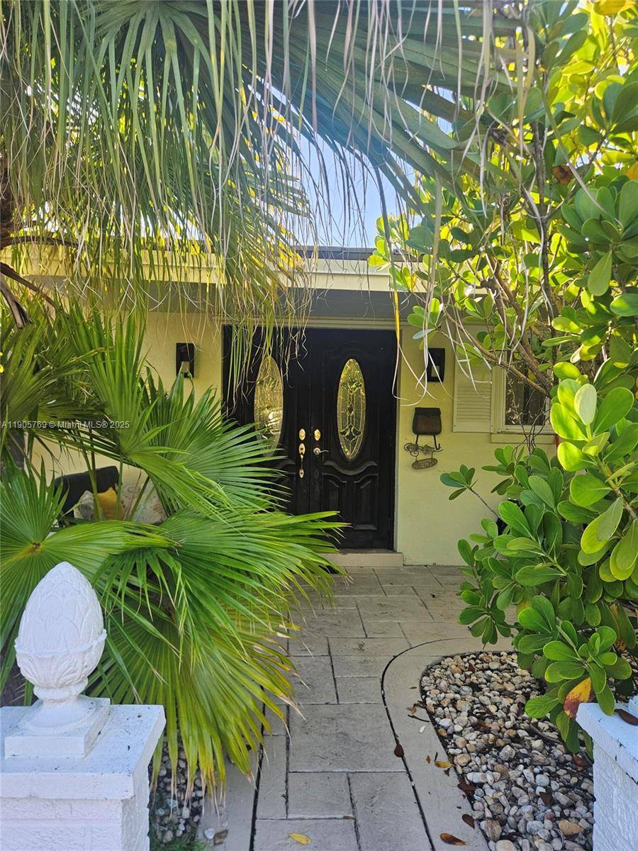 Welcome to 4521 NE 15th Ter in Oakland Park, FL.