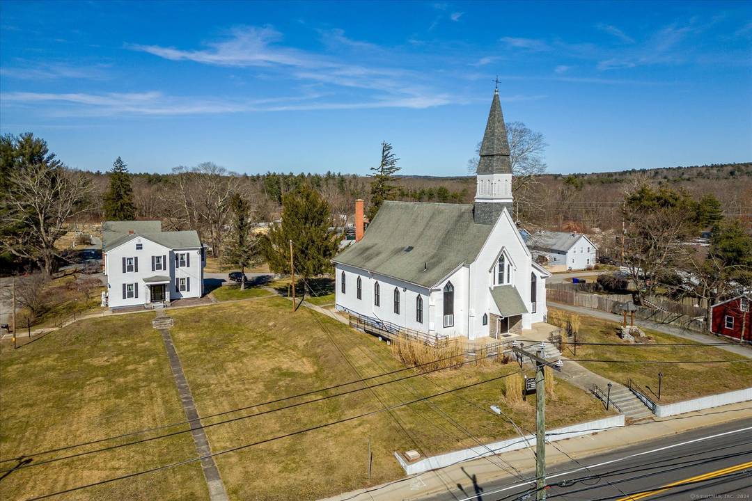 Welcome to 350 Hartford Pike Dayville.