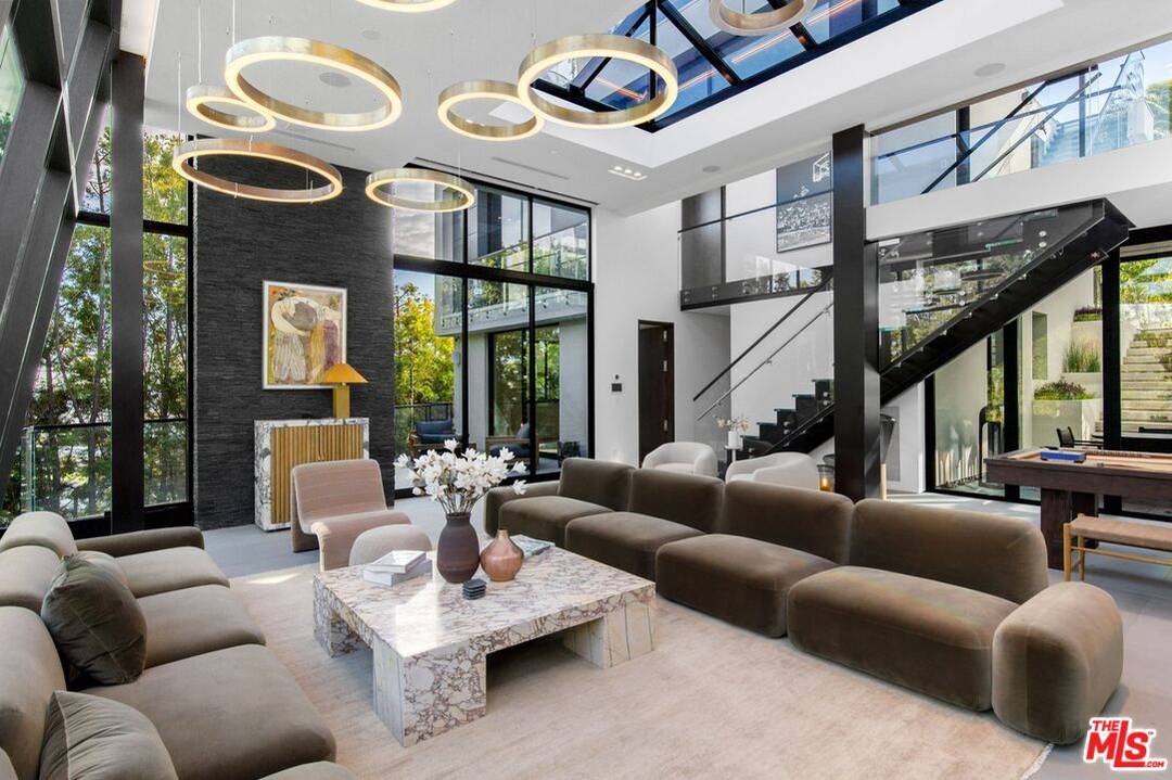 1317   Londonderry Pl 5BR Sunset Strip La