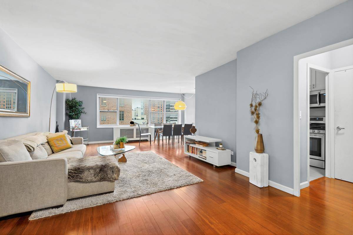 If you enjoy natural light, this is the apartment for you !