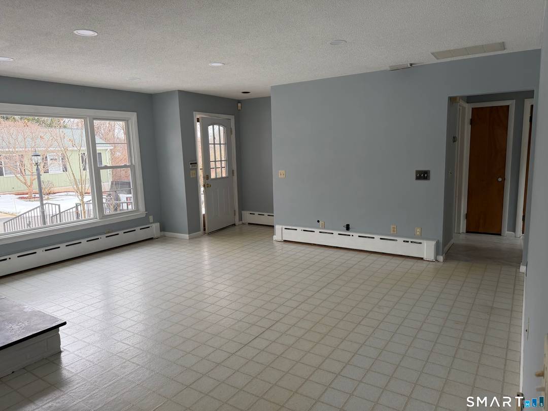 Properties like this are far and few, whether looking for an in law unit or extra income to help pay mortgage this property has it.