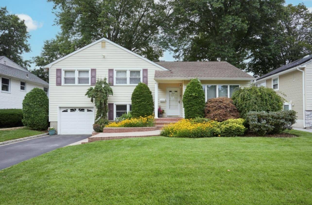 Pride of Ownership abounds this Pristine mid block 3 bedroom, 2.