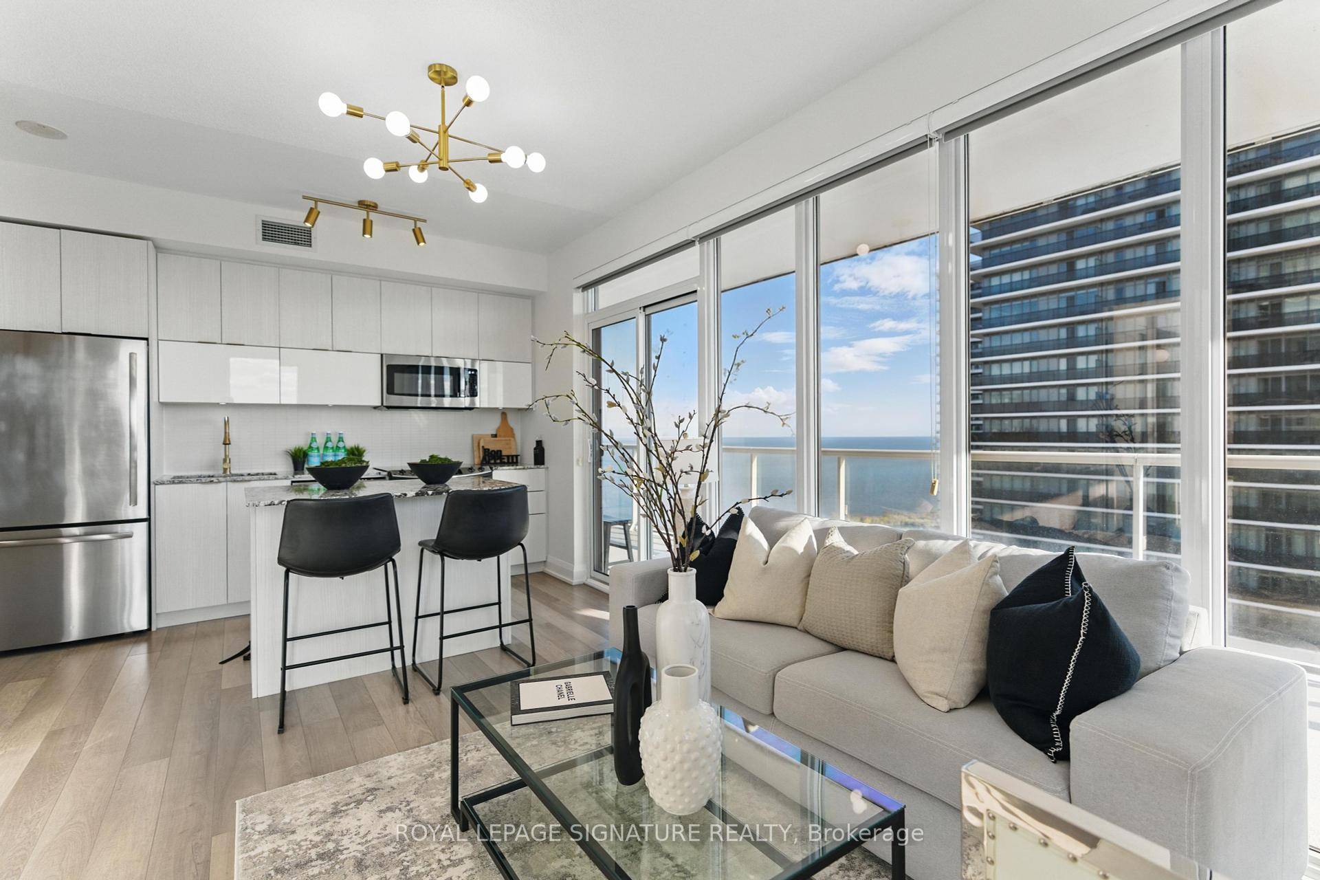 Welcome to Lakeside Living in the Heart of Mimico !