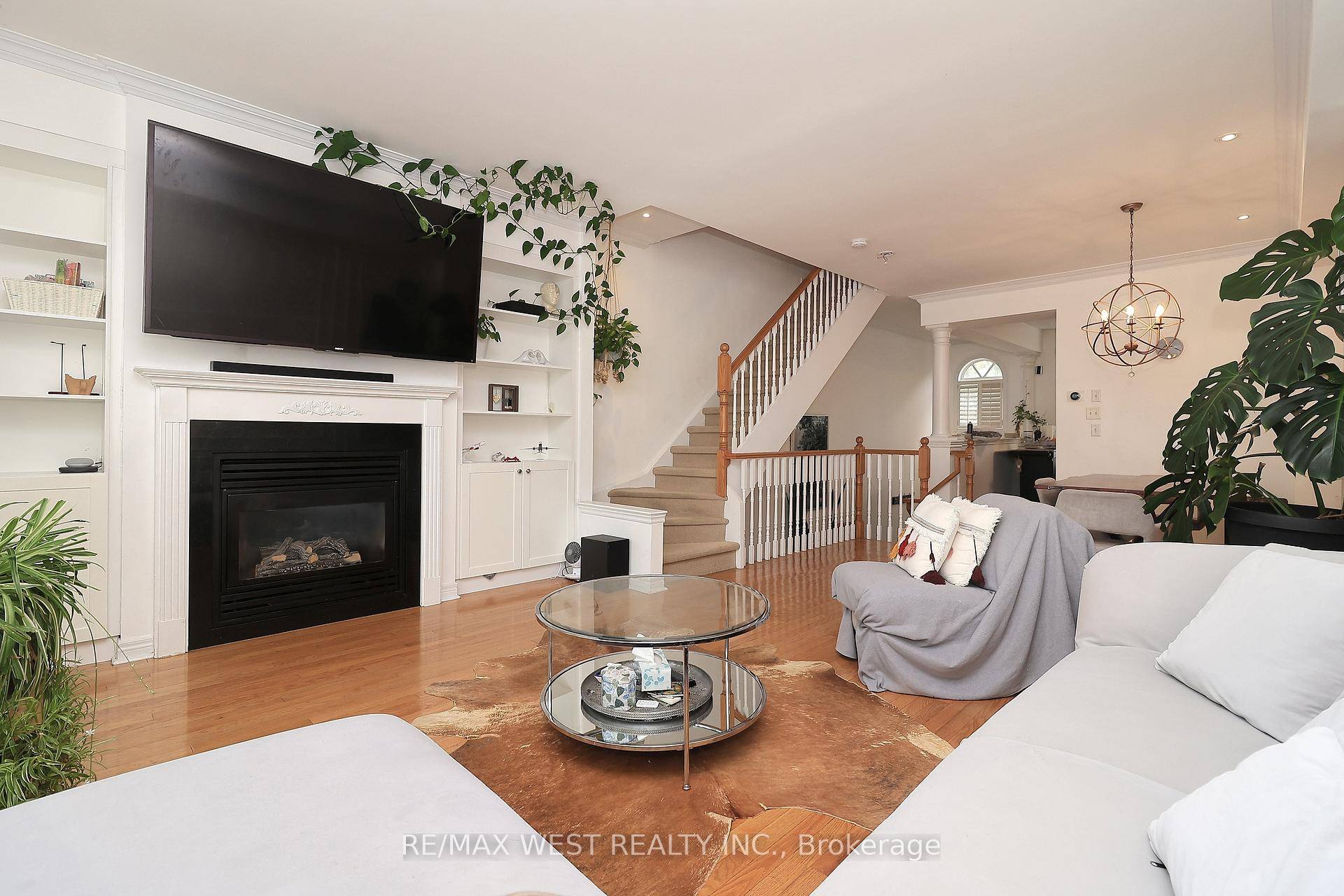 Welcome home to this spacious and upgraded 3 storey townhouse in the heart of Mimico !