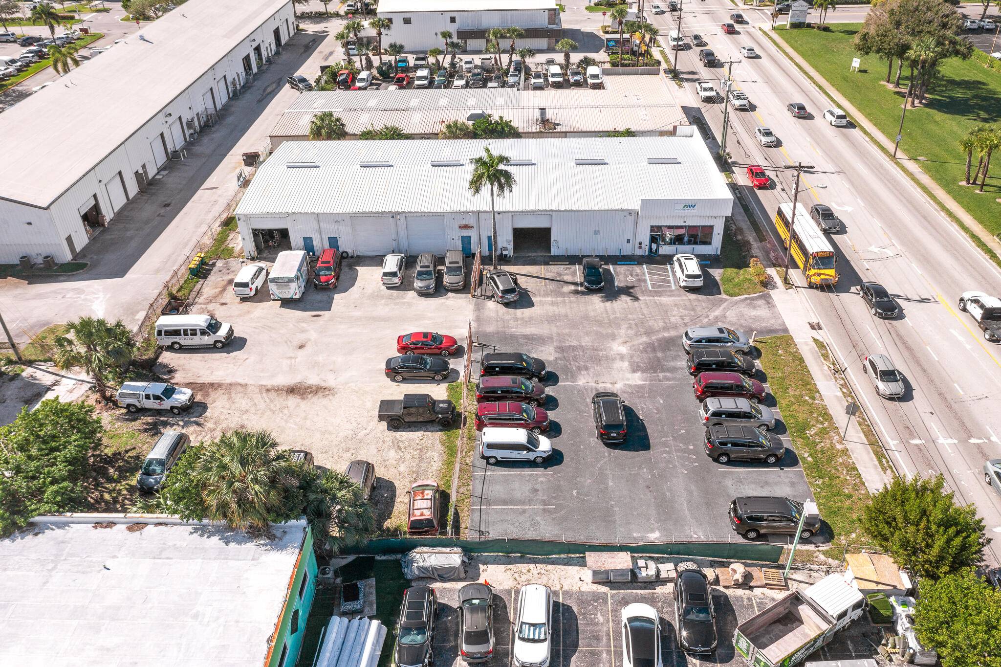 LOCATION LOCATION 1 street west of I 95 on 10th Ave N in Lake Worth Beach !