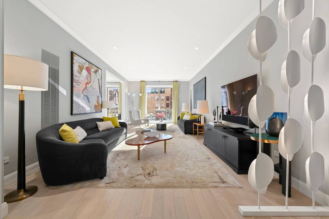 Bathed in natural light from sweeping floor to ceiling windows, this four bedroom, three and a half bath Upper East Side condominium has been transformed through a museum quality renovation ...