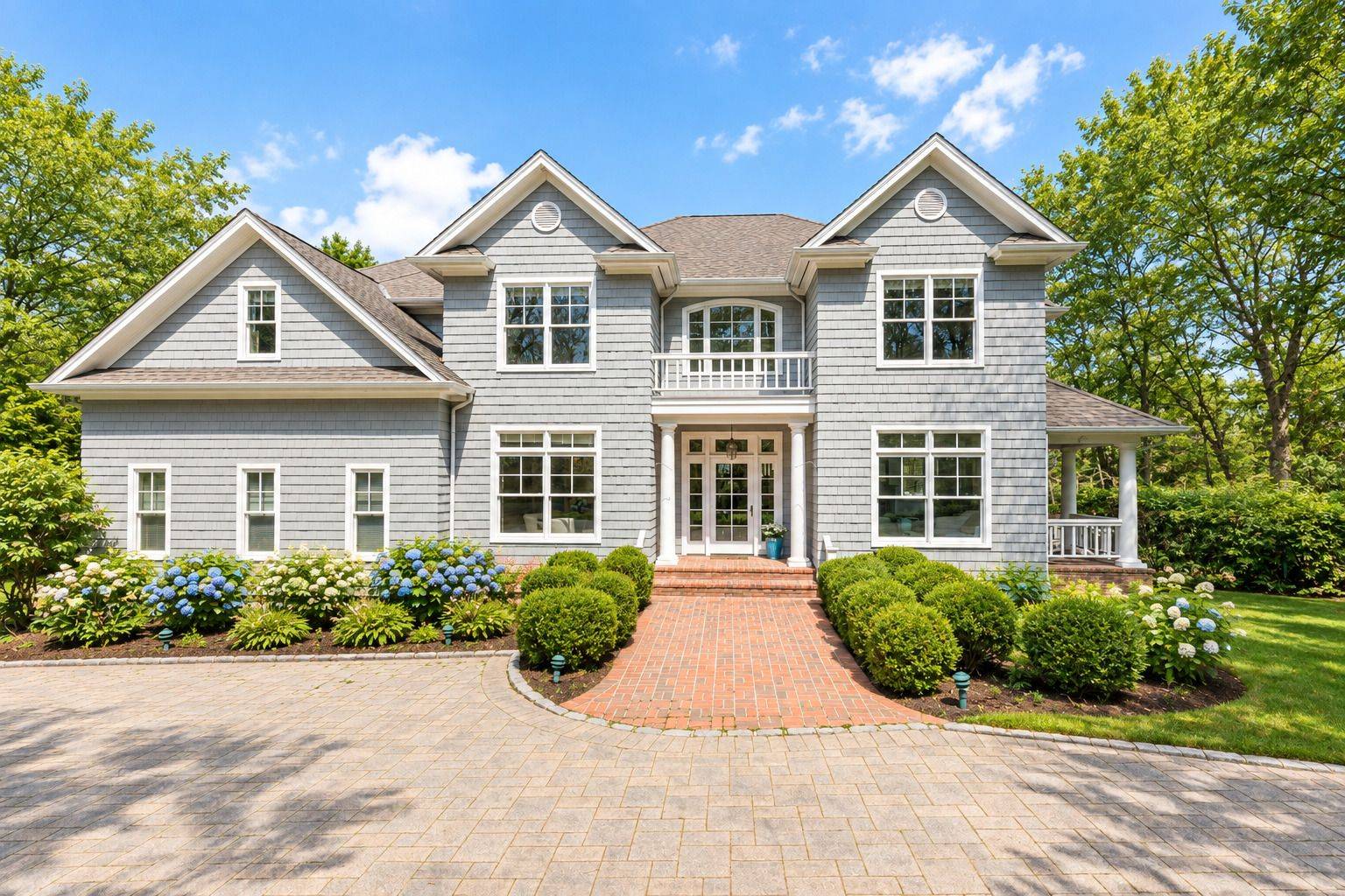 Sag Harbor with Pool & Tennis 4 Bedrooms plus 2 Bonus Rooms