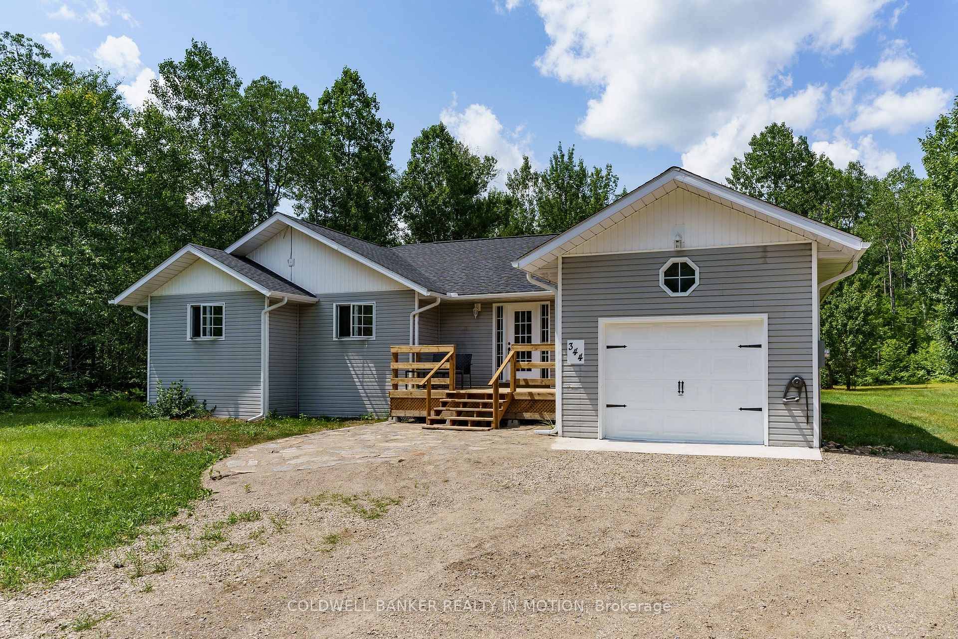 4 BED 3 BATH FURNISHED HOME FOR RENT.