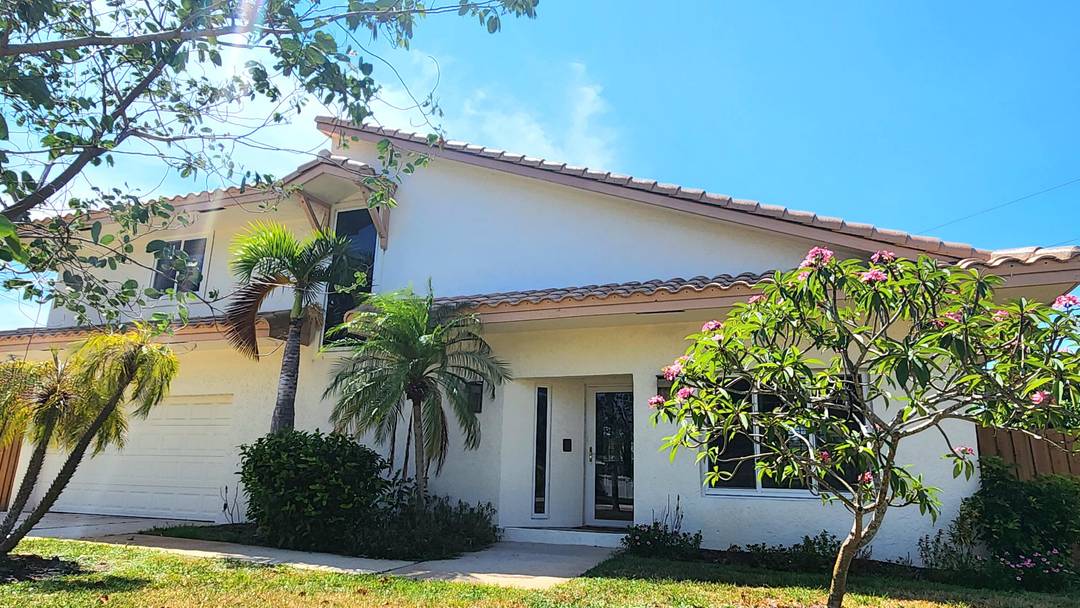 Welcome to your ideal East Boca Raton retreat !