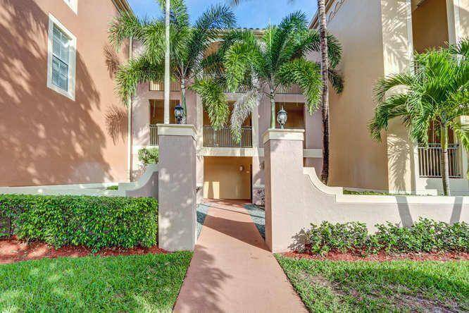 Beautiful 2 bed 2 bath third floor condo unit.