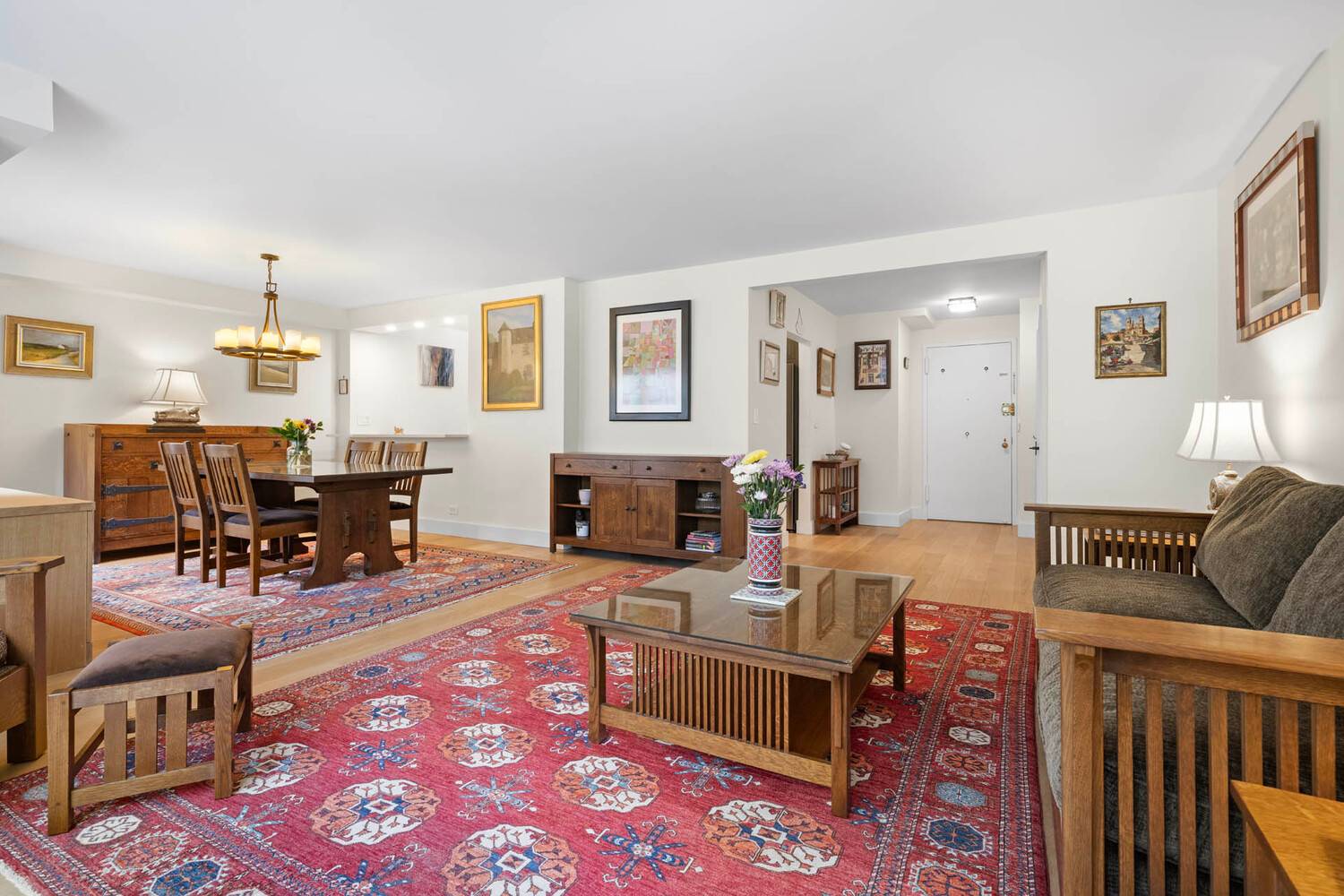 Don't miss this rare and exciting opportunity to combine two exceptional apartments, 3A and 3B, into a sprawling 4 5 bedroom residence in the heart of Carnegie Hill.