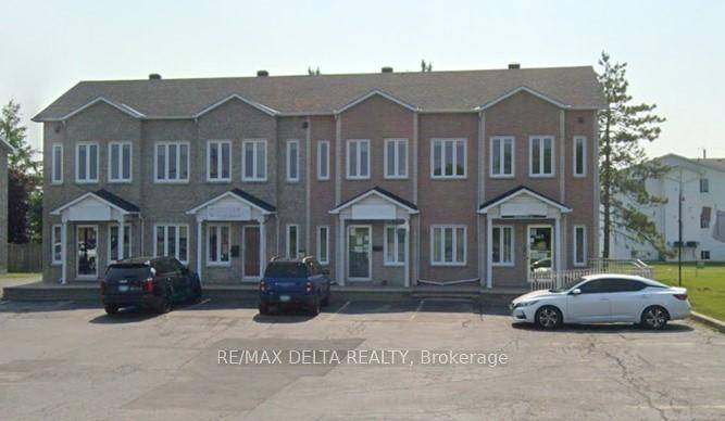 PRIME COMMERCIAL SPACE FOR LEASE !