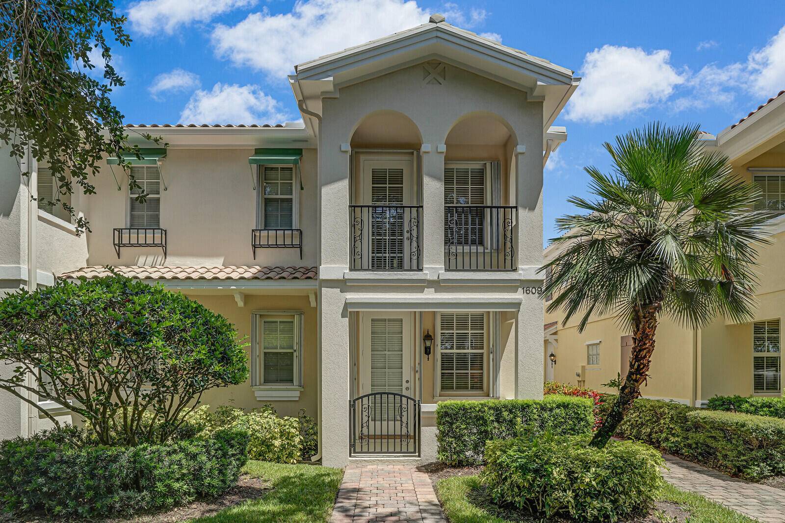 Welcome to 1609 Jeaga Drive, a distinguished residence located in the serene community of Tuscany at Abacoa, Jupiter, FL.