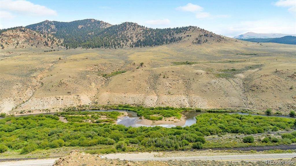 Rare opportunity to develop a mountain lifestyle with direct riverfront access !