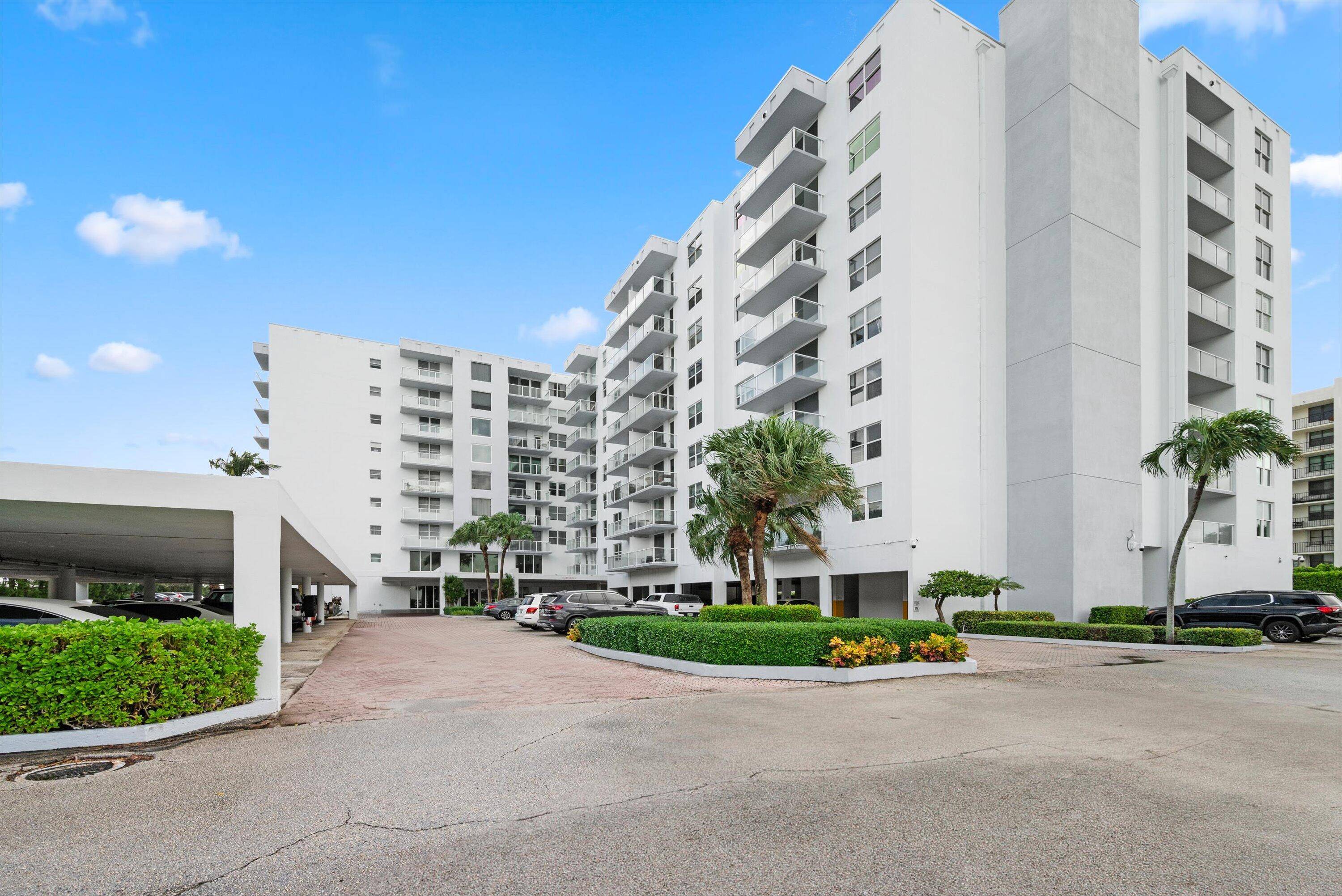 Escape to the sun kissed shores of South Palm Beach Island this season and experience the ultimate coastal retreat !