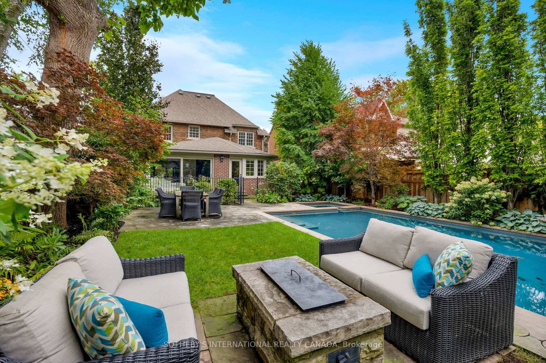 Distinguished Kingsway residence blends timeless elegance with modern sophistication.