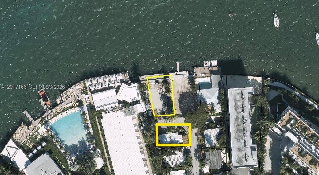 This combined property offers a rare opportunity to develop your vision and luxury home on Belle Isle's exclusive Farrey Lane.