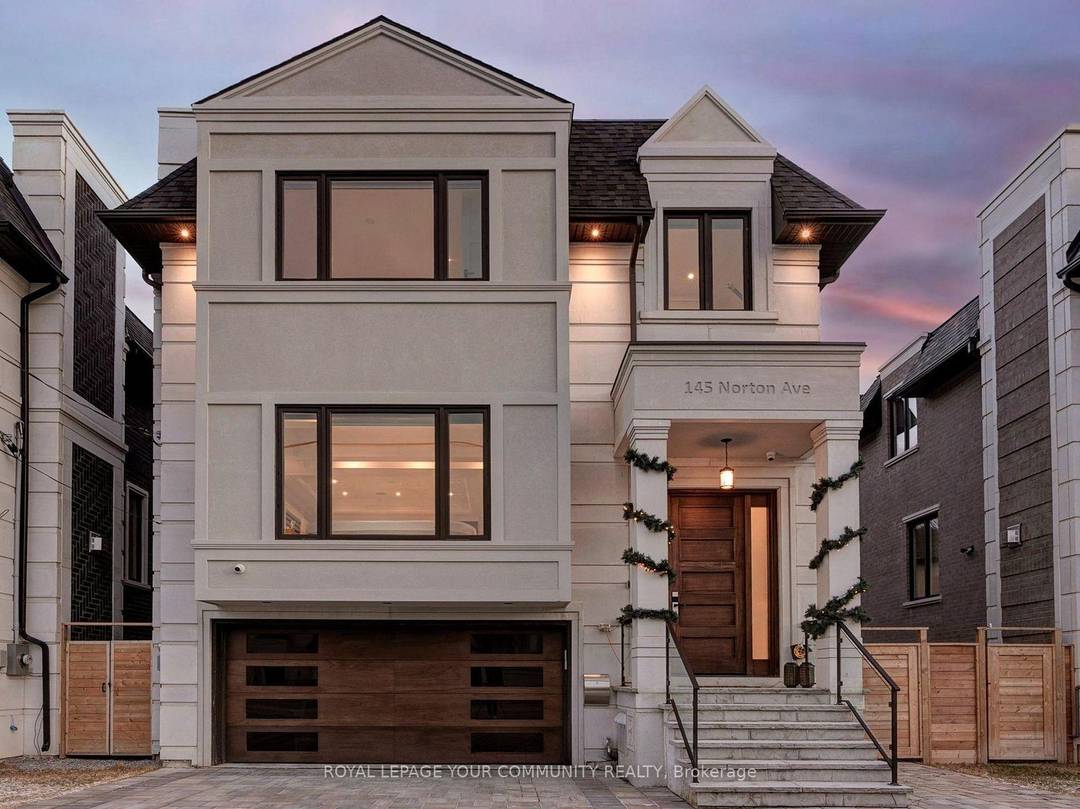 Willowdale Masterpiece ; a study of luxury and spacious living.