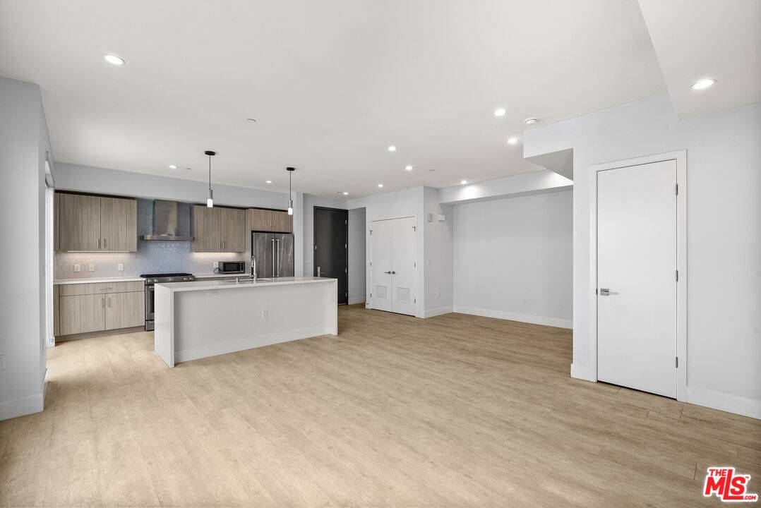 5955 Saturn St 3BR Beverlywood La