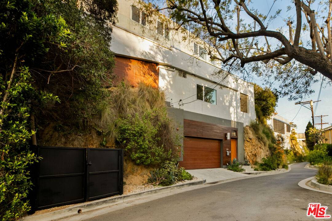 8469 FRANKLIN AVE 4BR Sunset Strip La