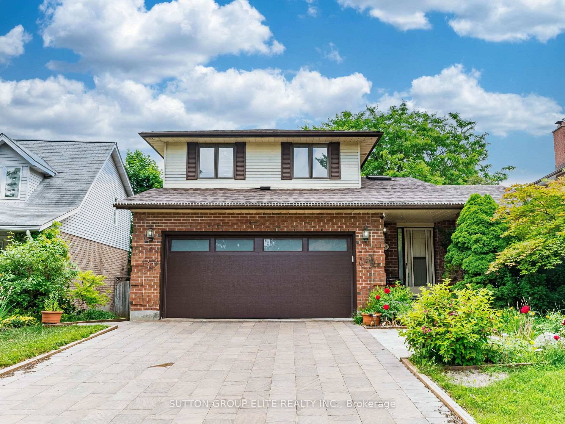 Desirable Kortright West neighborhood !