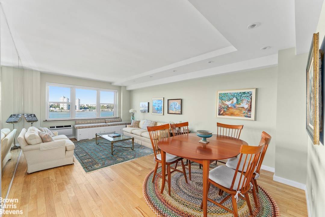 High Floor, Corner 3BD 3BA Facing the River Rare opportunity to combine two apartments to create a sunny, high floor, corner 3BD 3BA home with direct Hudson River and Riverside ...
