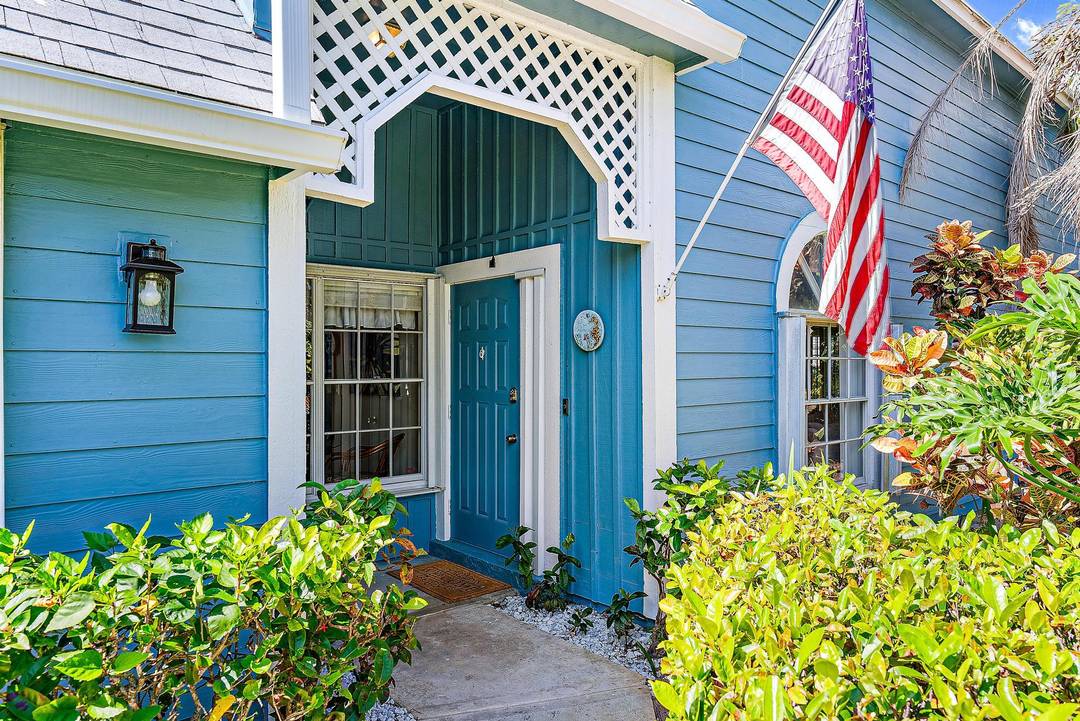 This stunning 3 Bedroom, 2 Bath one story end unit with garage situated on a corner lot is fully furnished turnkey and tastefully remodeled.