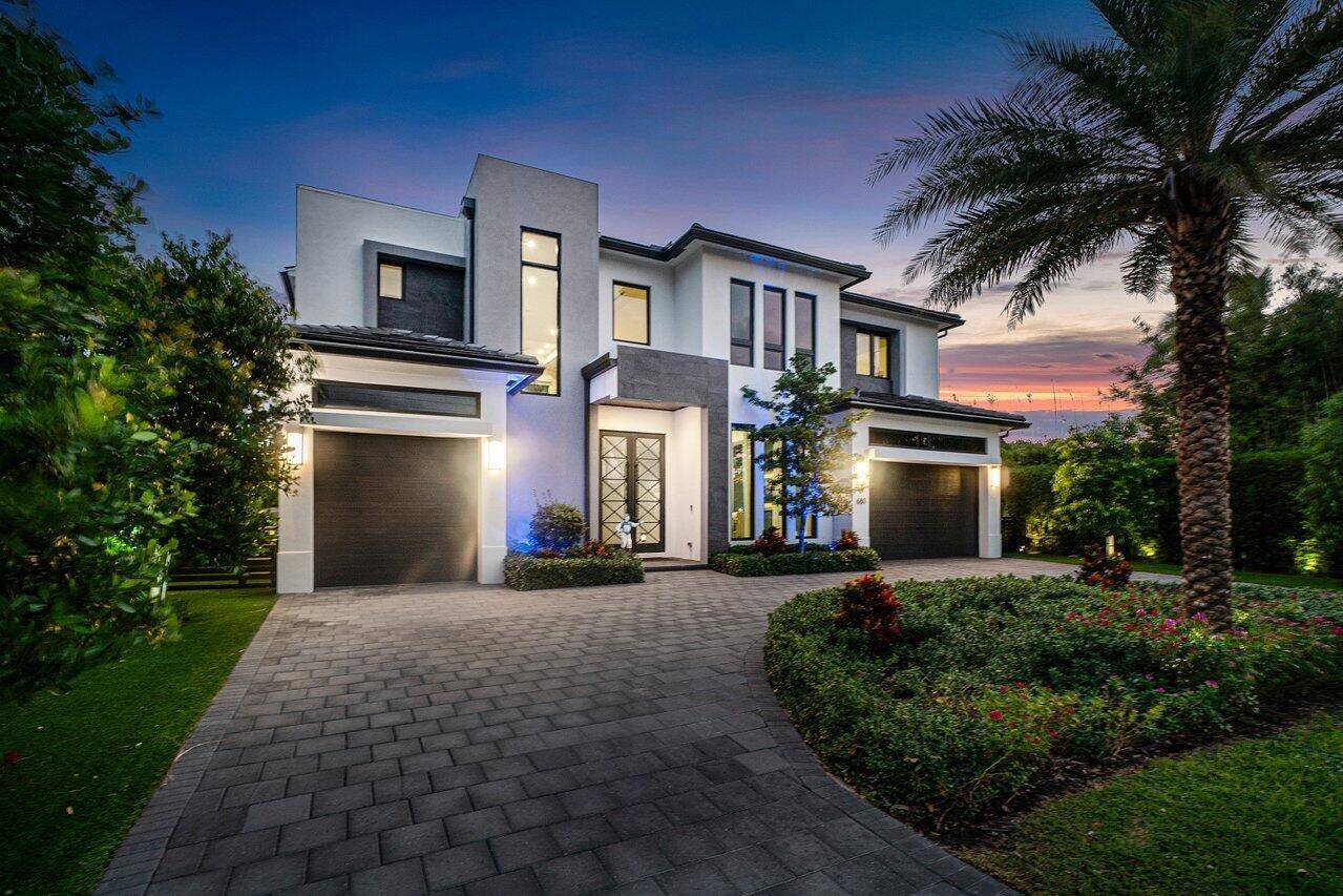 Welcome to 680 NE Marine Drive situated in the sought after Harbour East subdivision.