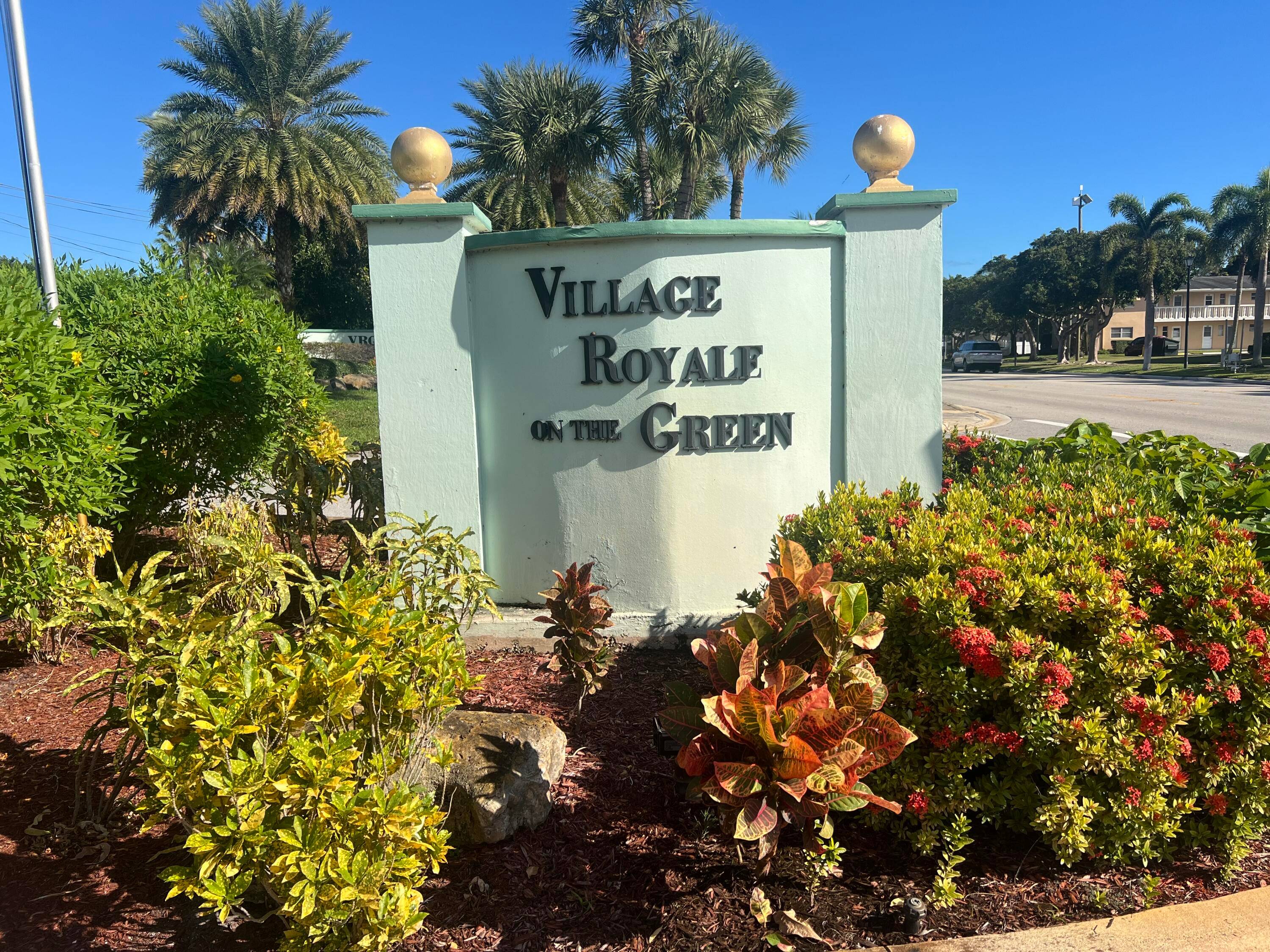 Lowest priced well maintained unit for sale in the friendly and active 55 Village Royale on the Green community.
