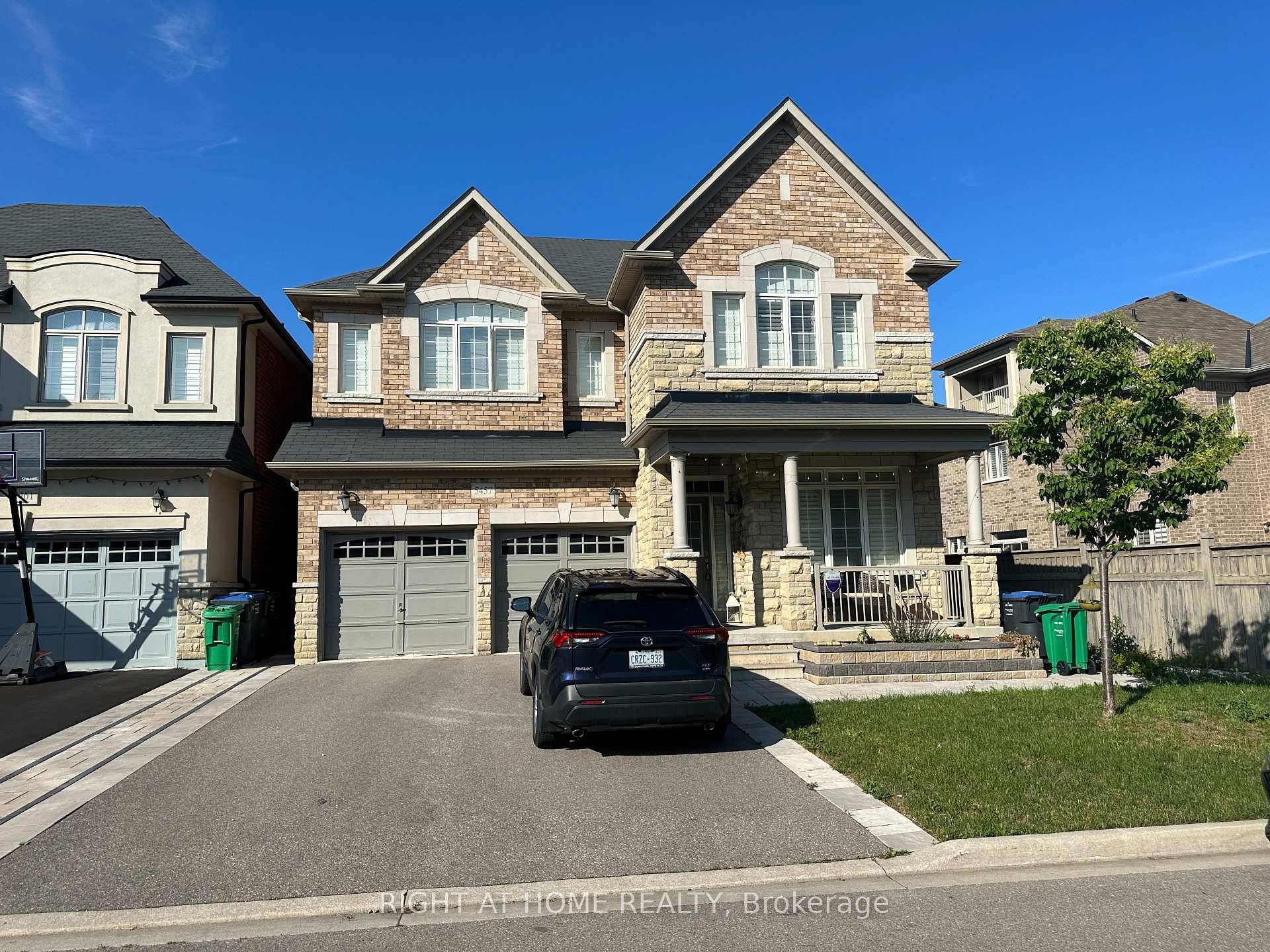 Welcome to 5457 Meadowcrest Ave Churchill Meadows, Mississauga !