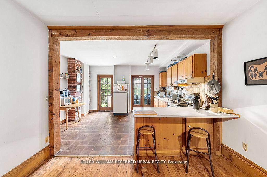 Beautiful Open Concept 3 Story DETACHED Character Home Directly Facing Trinity Bellwoods Park !