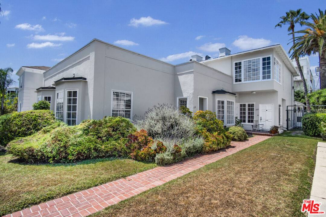 129  N Flores St 6BR Beverly Grove La