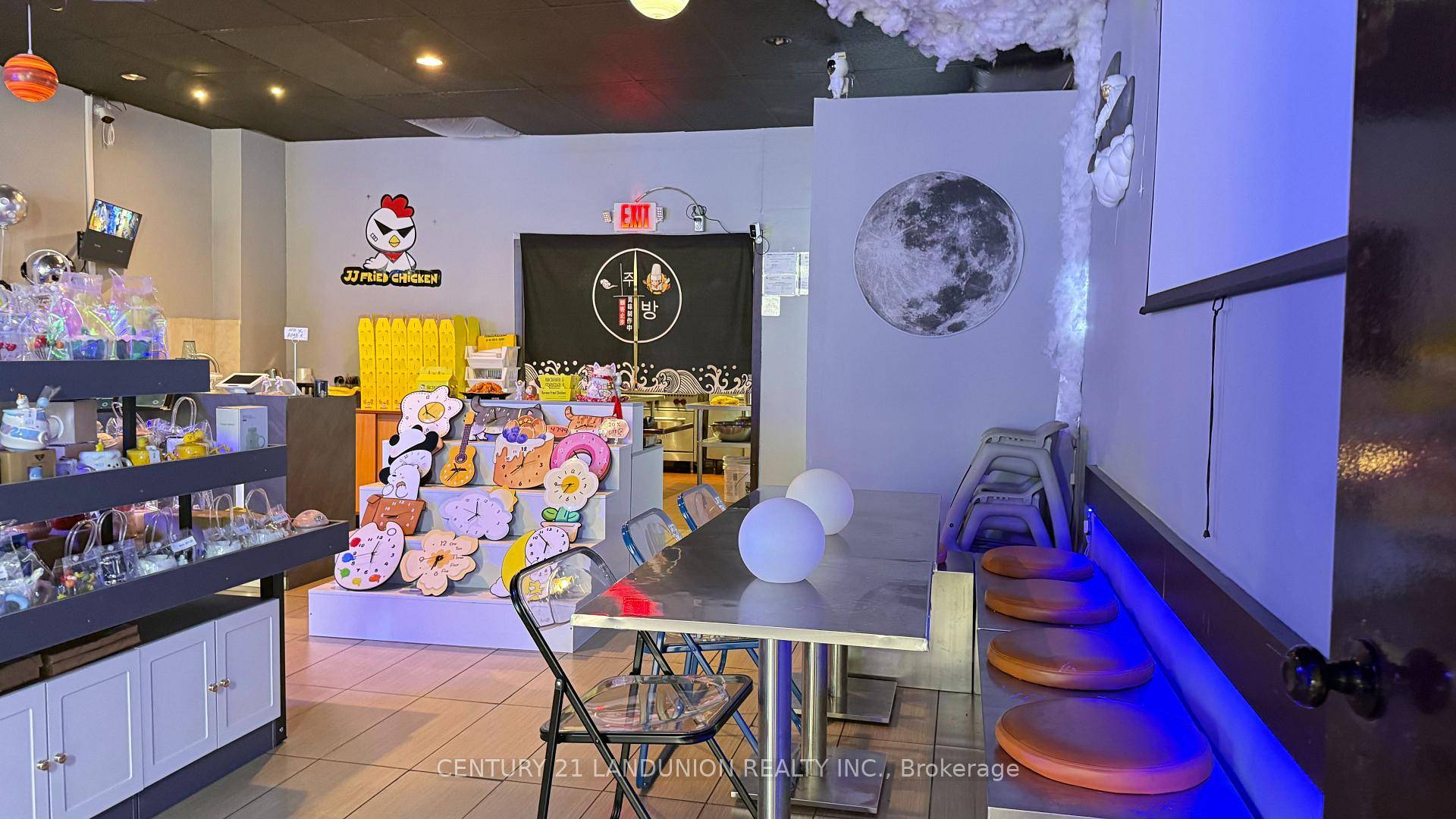 The Well Established Korean Fried Chicken Restaurant For Sell.