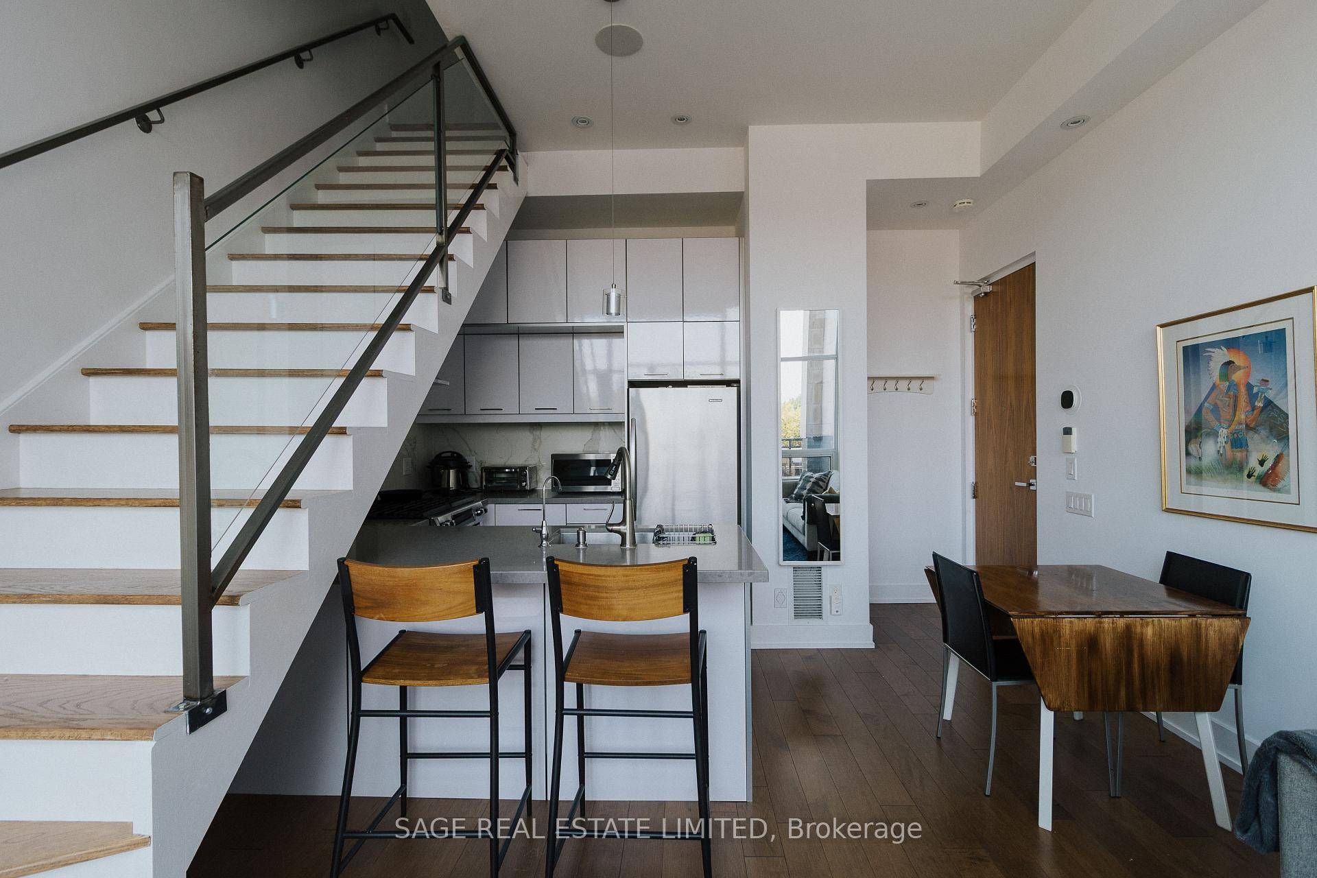 Stunning 3 storey loft in the heart of the Annex.