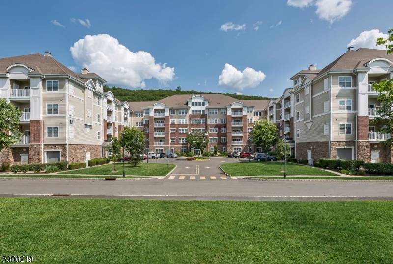 Enjoy the lifestyle you've been searching for at Wanaque Reserve, a premier 55 gated community with resort style amenities and scenic surroundings.